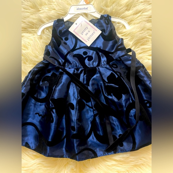 (2 for $20) Gorgeous toddler dress, size 18 months - Picture 1 of 7